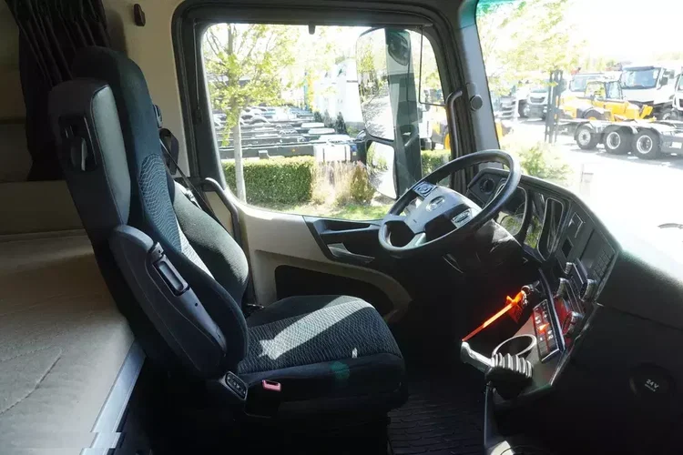Mercedes Actros 2542 / Kabina Gigasalonka / BDF / 190 tys. km zdjęcie 25