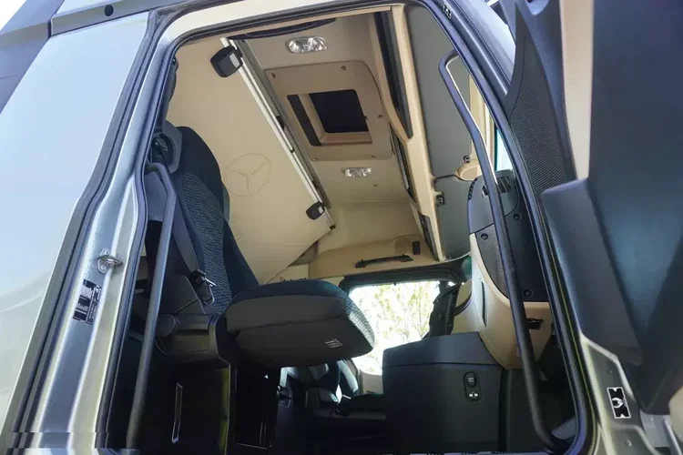 Mercedes Actros 2542 / Kabina Gigasalonka / BDF / 190 tys. km zdjęcie 28