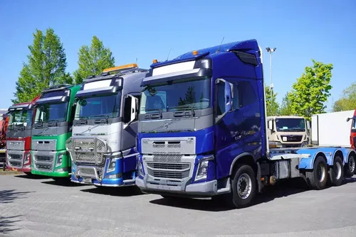 Volvo FH16 750 / 750 KM / rama pod zabudowę / 4 sztuki 8×4