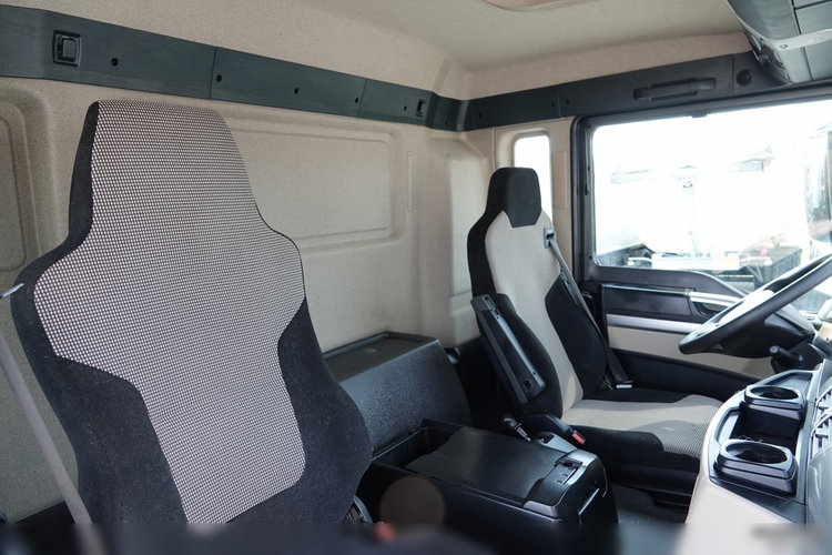 MAN TGS 18.420 / 4X4 /  RAMA DŁ. 5.6 M / NAVI / DO ZABUDOWY / SPROWADZONY  zdjęcie 36