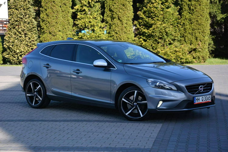 Volvo V40 R-Design Xenon LED Automat Kamera Navi Skóry Virtual zegary Alu 18" zdjęcie 11