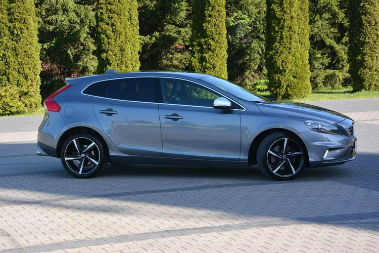 Volvo V40 R-Design Xenon LED Automat Kamera Navi Skóry Virtual zegary Alu 18" zdjęcie 12