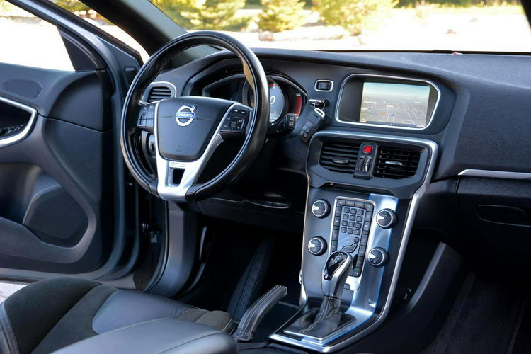 Volvo V40 R-Design Xenon LED Automat Kamera Navi Skóry Virtual zegary Alu 18" zdjęcie 20