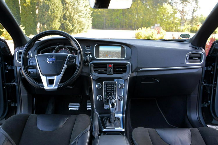 Volvo V40 R-Design Xenon LED Automat Kamera Navi Skóry Virtual zegary Alu 18" zdjęcie 26