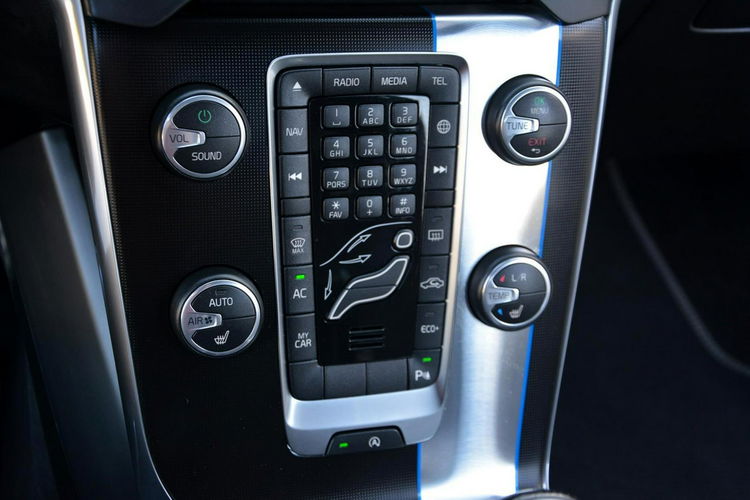Volvo V40 R-Design Xenon LED Automat Kamera Navi Skóry Virtual zegary Alu 18" zdjęcie 29