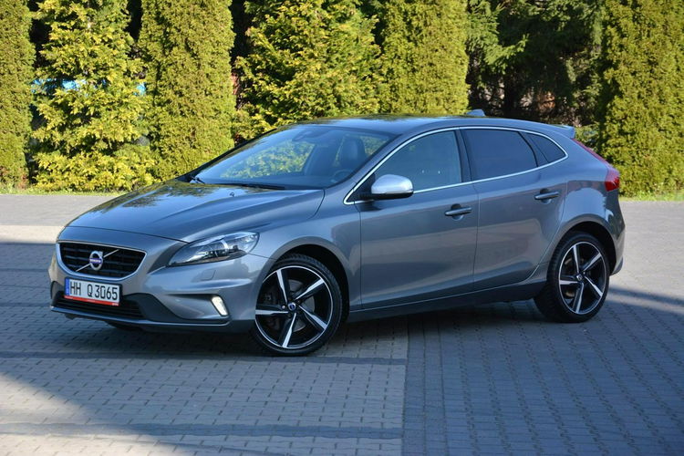 Volvo V40 R-Design Xenon LED Automat Kamera Navi Skóry Virtual zegary Alu 18" zdjęcie 3
