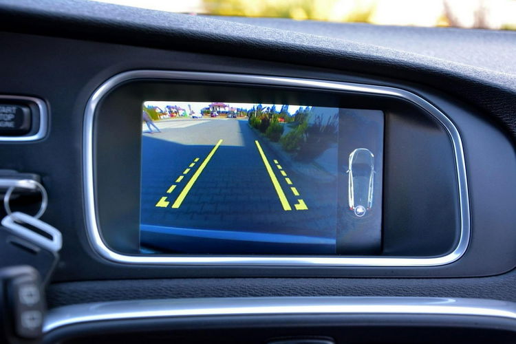 Volvo V40 R-Design Xenon LED Automat Kamera Navi Skóry Virtual zegary Alu 18" zdjęcie 31