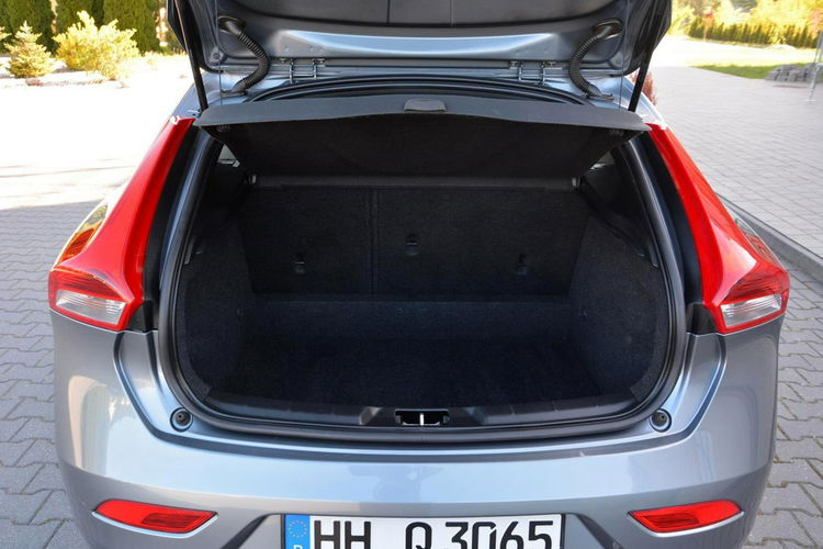 Volvo V40 R-Design Xenon LED Automat Kamera Navi Skóry Virtual zegary Alu 18" zdjęcie 36