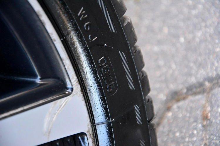 Volvo V40 R-Design Xenon LED Automat Kamera Navi Skóry Virtual zegary Alu 18" zdjęcie 39