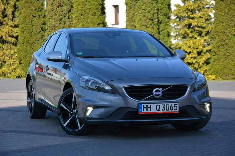 Volvo V40 R-Design Xenon LED Automat Kamera Navi Skóry Virtual zegary Alu 18" zdjęcie 9