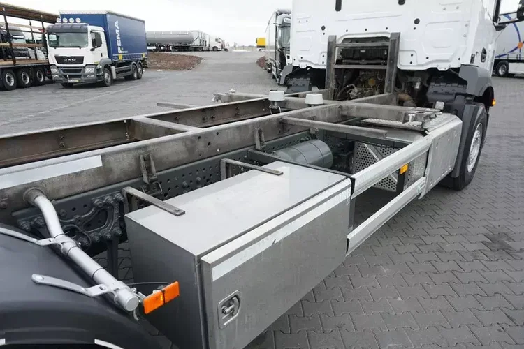 Mercedes / ANTOS / 2535 / ACC / E 6 / BDF + WINDA / 7.15 , 7.45, 7.82 M / OŚ SKRĘTNA zdjęcie 14