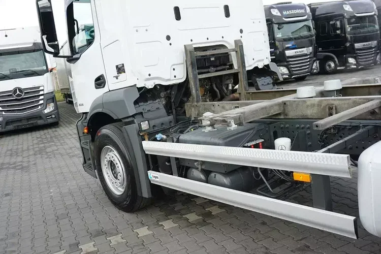 Mercedes / ANTOS / 2535 / ACC / E 6 / BDF + WINDA / 7.15 , 7.45, 7.82 M / OŚ SKRĘTNA zdjęcie 29