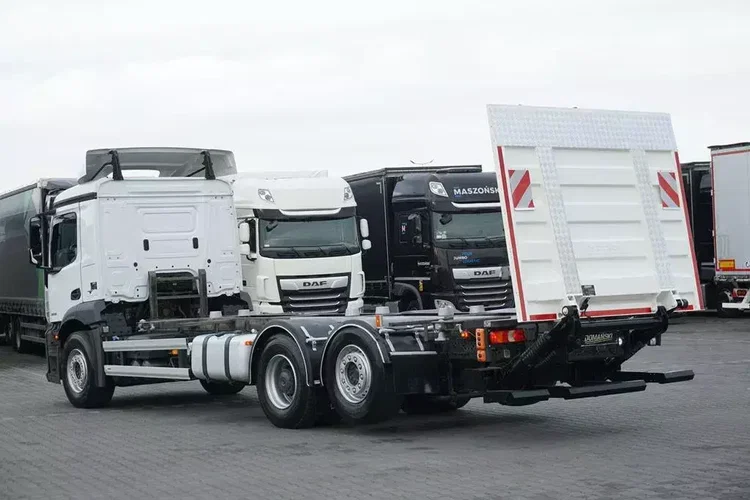 Mercedes / ANTOS / 2535 / ACC / E 6 / BDF + WINDA / 7.15 , 7.45, 7.82 M / OŚ SKRĘTNA zdjęcie 6