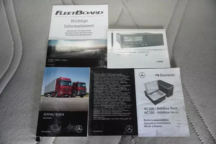 Mercedes Arocs 3563 8×4 / 630 KM / oś skrętna / Zabudowa z kłonicami zdjęcie 30