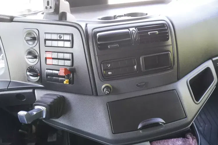 Mercedes Atego 1223 / FULL ADR / Rama 440 cm / Kab. sypialna / 175 tys. km zdjęcie 23