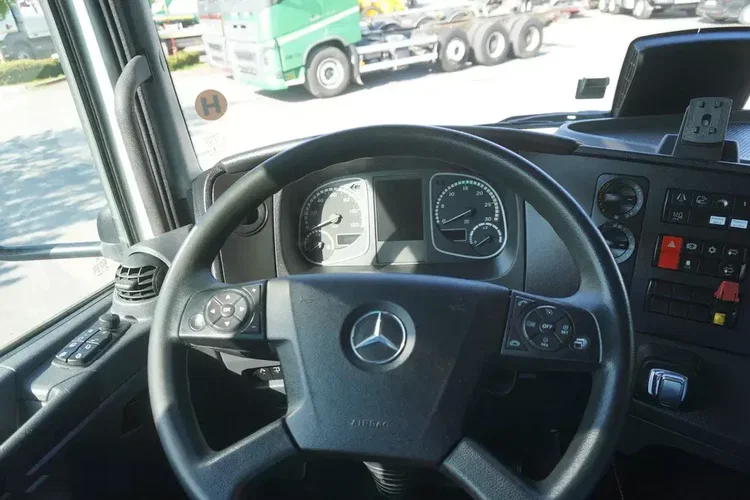 Mercedes Atego 1223 / FULL ADR / Rama 440 cm / Kab. sypialna / 175 tys. km zdjęcie 24