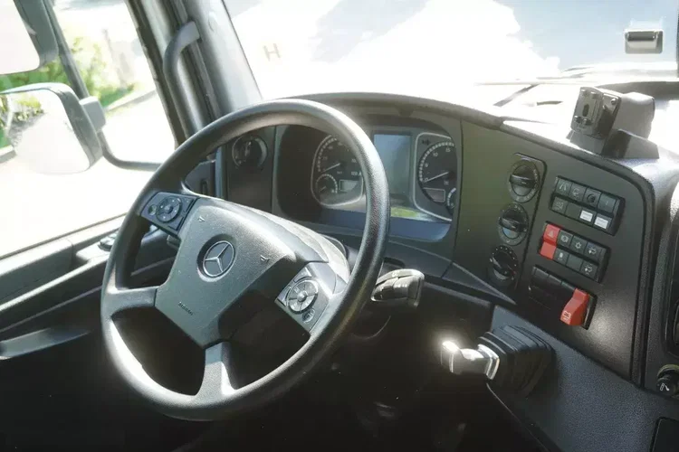 Mercedes Atego 1223 / FULL ADR / Rama 440 cm / Kab. sypialna / 175 tys. km zdjęcie 26