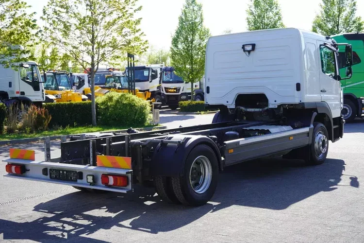 Mercedes Atego 1223 / FULL ADR / Rama 440 cm / Kab. sypialna / 175 tys. km zdjęcie 7
