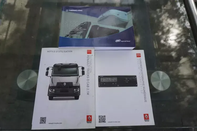 Renault D13 / 90 tys. km / Chłodnia hakowa / Thermoking T800R / 2 sztuki zdjęcie 30