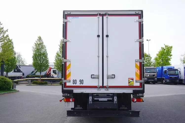 Renault D13 / 90 tys. km / Chłodnia hakowa / Thermoking T800R / 2 sztuki zdjęcie 8