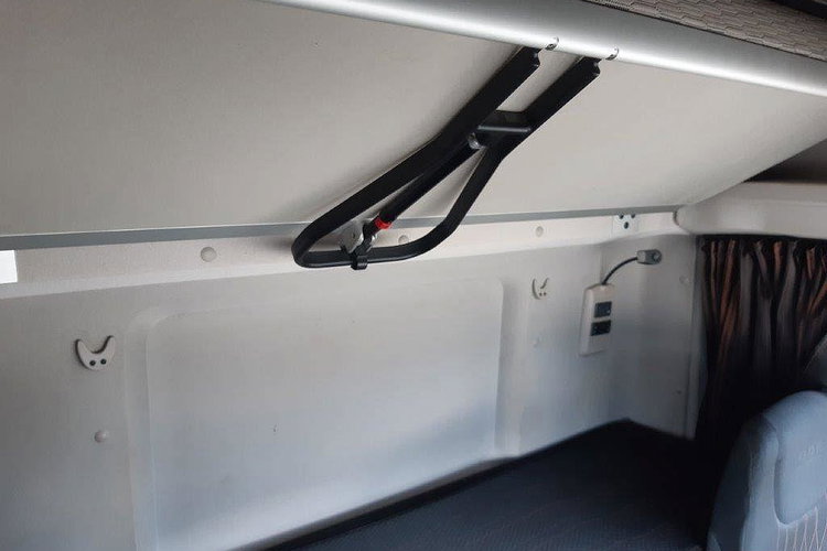 DAF CF 320 FA zdjęcie 9