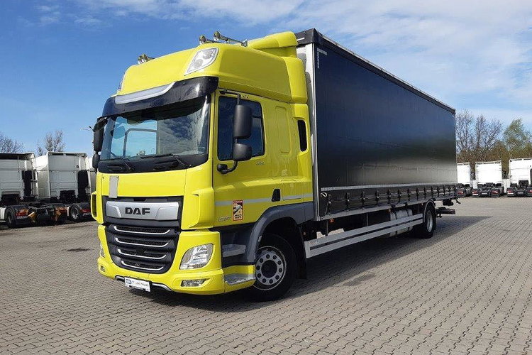 DAF CF 320 FA zdjęcie 1