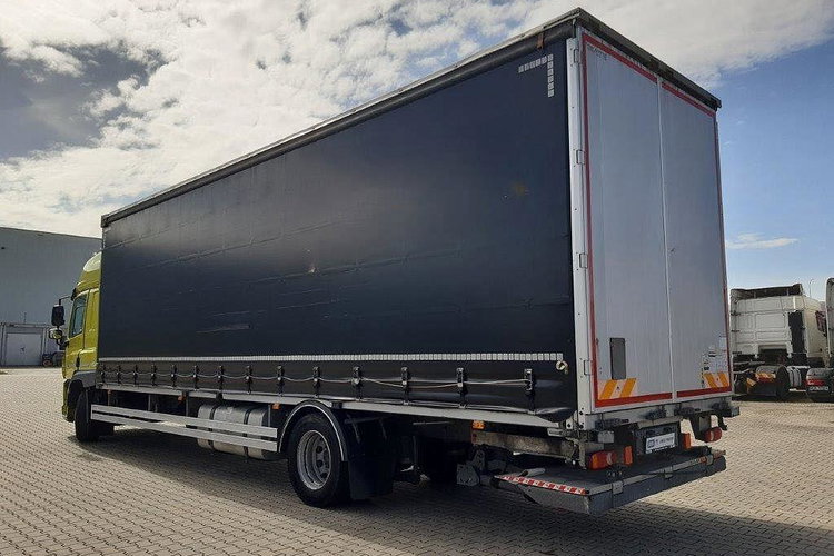 DAF CF 320 FA zdjęcie 3