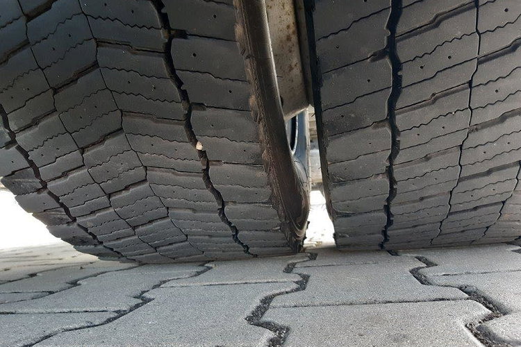 DAF CF 320 FA zdjęcie 5