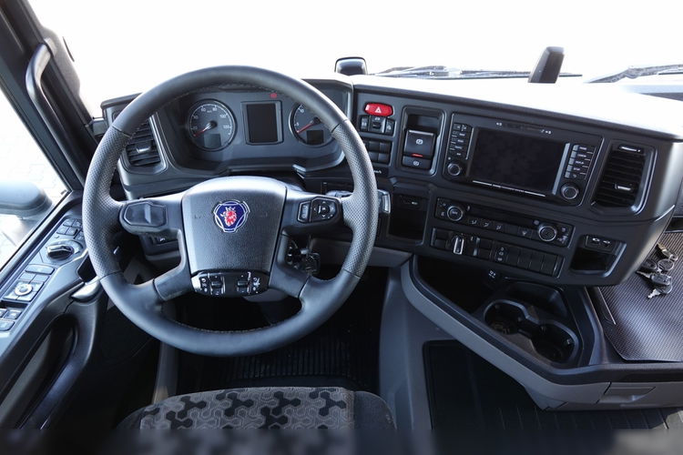 Scania R 450 / RETARDER / CAŁA NA PODUSZKACH / OPONY 100 % / ALUFELGI / SPROWADZONA / PO KONTRAKCIE SERWISOWYM zdjęcie 29