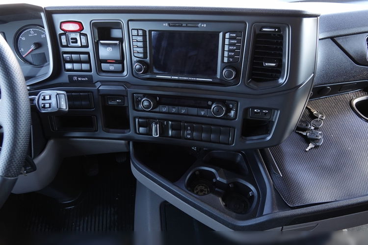 Scania R 450 / RETARDER / CAŁA NA PODUSZKACH / OPONY 100 % / ALUFELGI / SPROWADZONA / PO KONTRAKCIE SERWISOWYM zdjęcie 30