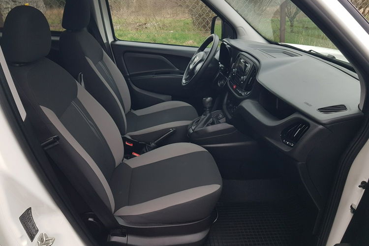 Fiat Doblo MAXI 5 OSÓB DŁUGI KLIMA 6-BIEGÓW KRAJOWY I-WŁAŚCICIEL FAKTURA VAT zdjęcie 22