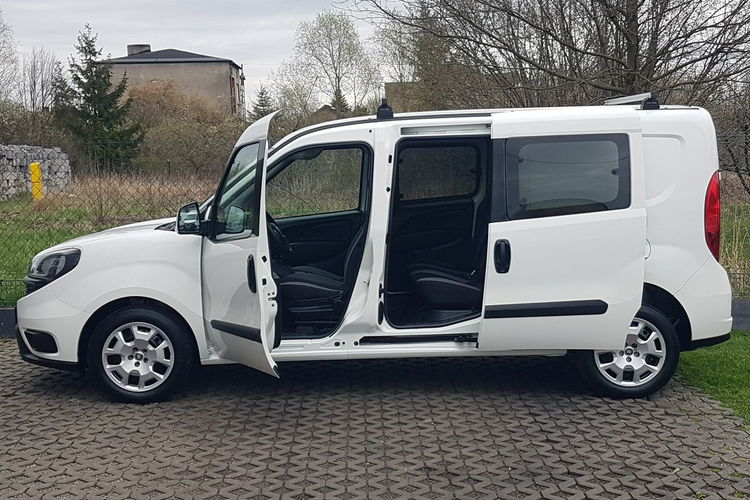 Fiat Doblo MAXI 5 OSÓB DŁUGI KLIMA 6-BIEGÓW KRAJOWY I-WŁAŚCICIEL FAKTURA VAT zdjęcie 23