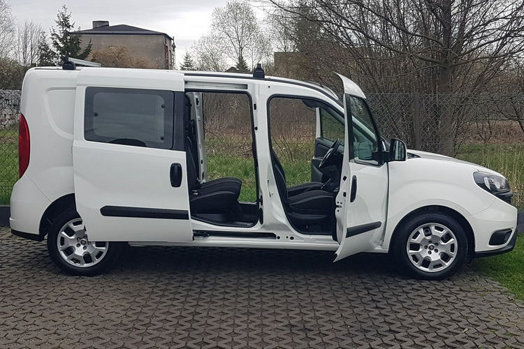 Fiat Doblo MAXI 5 OSÓB DŁUGI KLIMA 6-BIEGÓW KRAJOWY I-WŁAŚCICIEL FAKTURA VAT zdjęcie 26