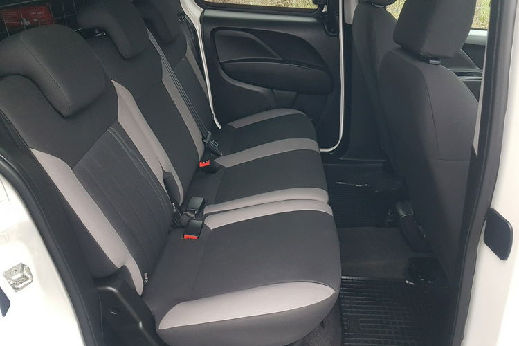Fiat Doblo MAXI 5 OSÓB DŁUGI KLIMA 6-BIEGÓW KRAJOWY I-WŁAŚCICIEL FAKTURA VAT zdjęcie 33