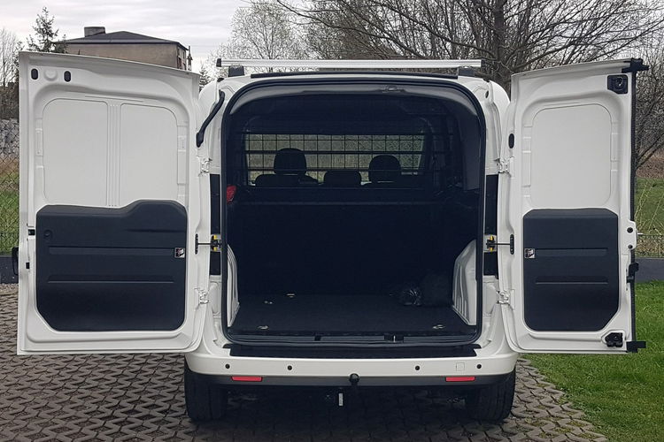 Fiat Doblo MAXI 5 OSÓB DŁUGI KLIMA 6-BIEGÓW KRAJOWY I-WŁAŚCICIEL FAKTURA VAT zdjęcie 5
