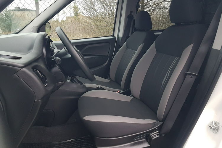 Fiat Doblo MAXI 5 OSÓB DŁUGI KLIMA 6-BIEGÓW KRAJOWY I-WŁAŚCICIEL FAKTURA VAT zdjęcie 7