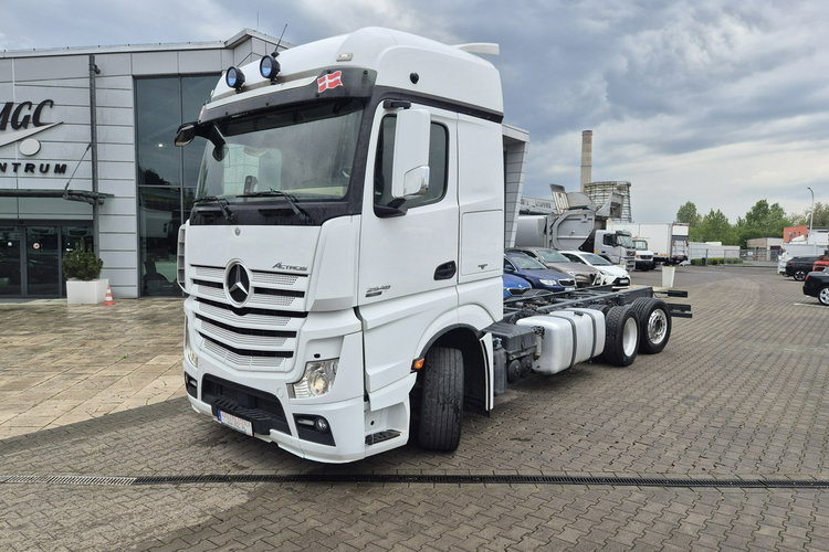 Actros 2548 Mercedes-Benz Actros 2548 Długa Rama 7.3M..3 oś skrętna zdjęcie 1