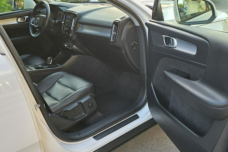 Volvo XC 40 T5 AWD Momentum / Salon PL I-właściciel zdjęcie 16