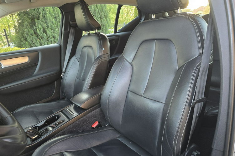 Volvo XC 40 T5 AWD Momentum / Salon PL I-właściciel zdjęcie 17