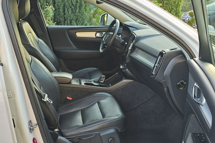 Volvo XC 40 T5 AWD Momentum / Salon PL I-właściciel zdjęcie 5