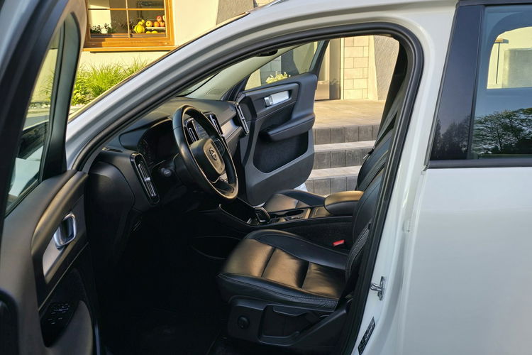 Volvo XC 40 T5 AWD Momentum / Salon PL I-właściciel zdjęcie 8