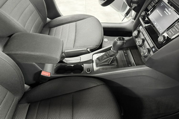 Skoda Octavia SCOUT 2.0 TDI 184KM DSG 4x4 AppleCar LED Duża Navi Tempomat Black HAK zdjęcie 17