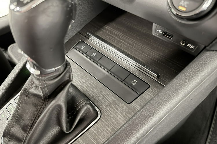 Skoda Octavia SCOUT 2.0 TDI 184KM DSG 4x4 AppleCar LED Duża Navi Tempomat Black HAK zdjęcie 18