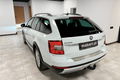 samochód osobowy Skoda zdjęcie 2