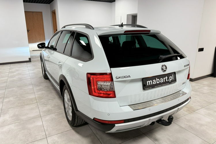 Skoda Octavia SCOUT 2.0 TDI 184KM DSG 4x4 AppleCar LED Duża Navi Tempomat Black HAK zdjęcie 2