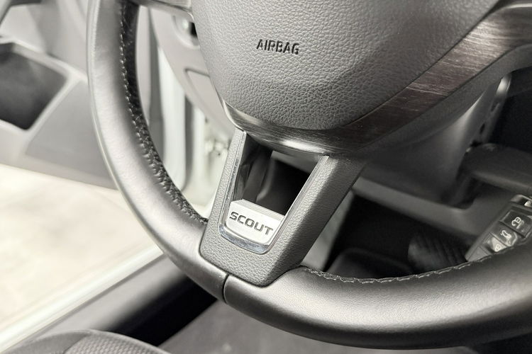 Skoda Octavia SCOUT 2.0 TDI 184KM DSG 4x4 AppleCar LED Duża Navi Tempomat Black HAK zdjęcie 24