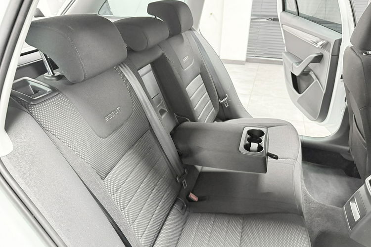 Skoda Octavia SCOUT 2.0 TDI 184KM DSG 4x4 AppleCar LED Duża Navi Tempomat Black HAK zdjęcie 28