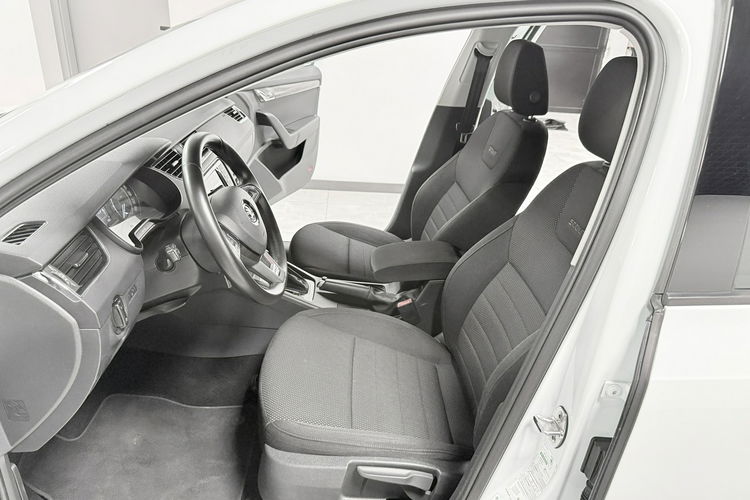 Skoda Octavia SCOUT 2.0 TDI 184KM DSG 4x4 AppleCar LED Duża Navi Tempomat Black HAK zdjęcie 33