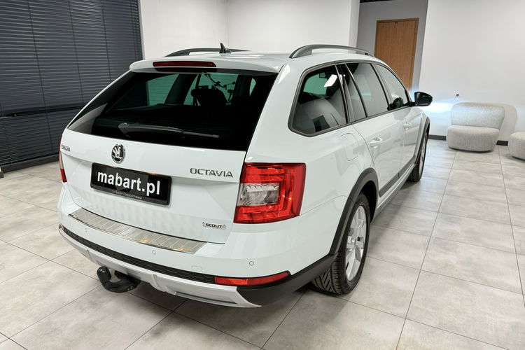 Skoda Octavia SCOUT 2.0 TDI 184KM DSG 4x4 AppleCar LED Duża Navi Tempomat Black HAK zdjęcie 4