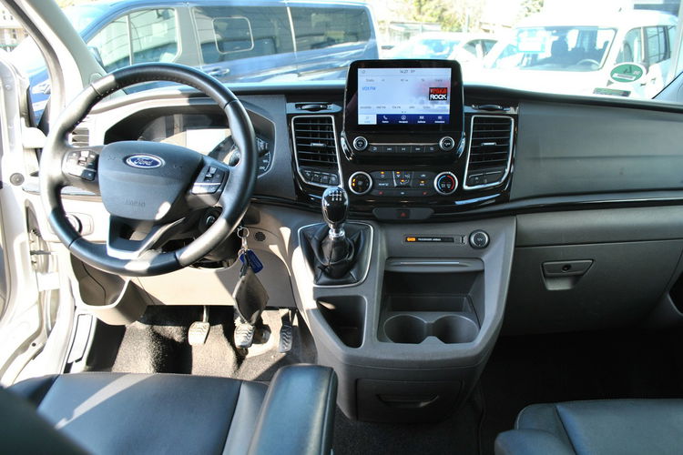 Tourneo Custom 2.0EcoBlue 185KM Hybrid M6 Sport 320L2 8-osobowy ASO Forda zdjęcie 15